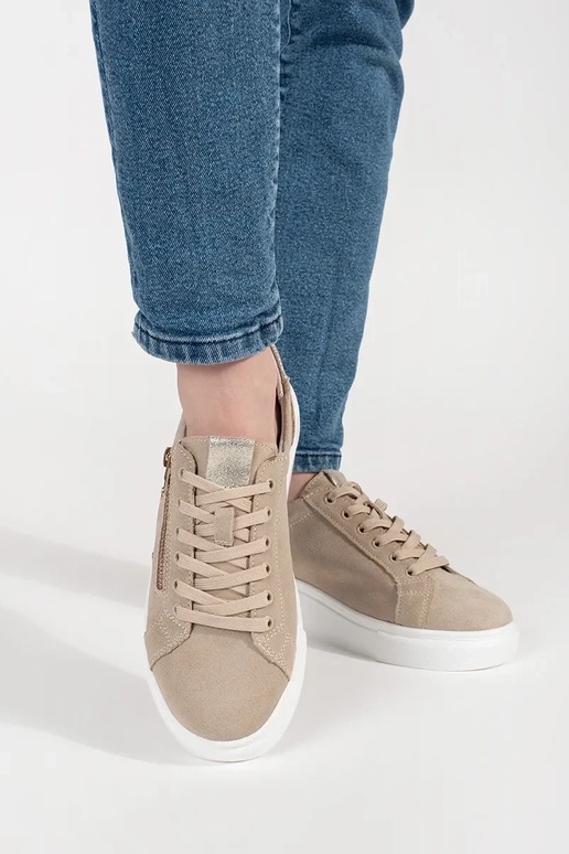 Baskets en cuir beige sur semelle...