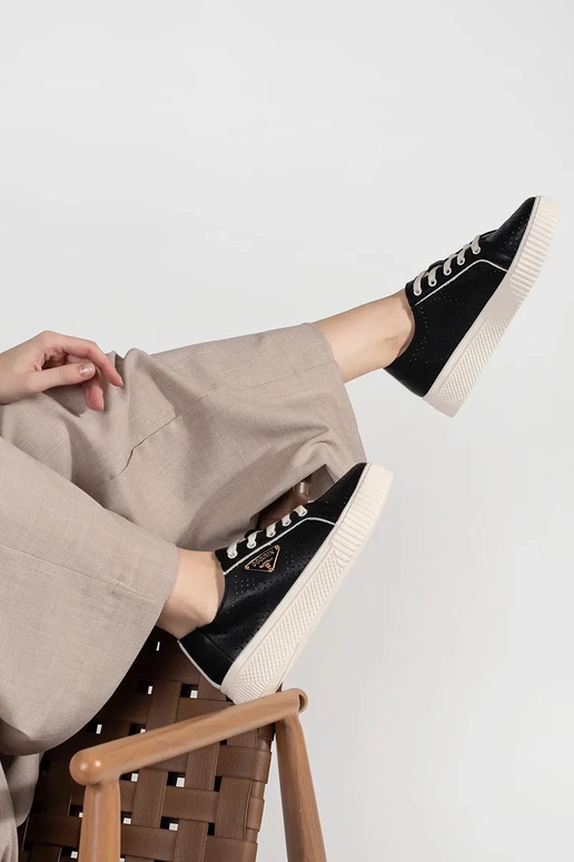 Baskets en cuir noires avec plateforme Baskets en cuir noires avec plateforme