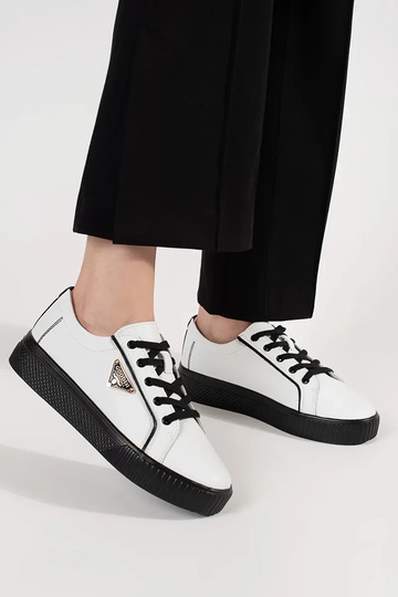 Baskets modèle Sneakers en... 2