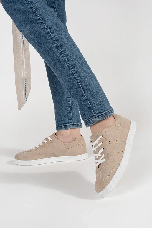 Baskets en cuir beige