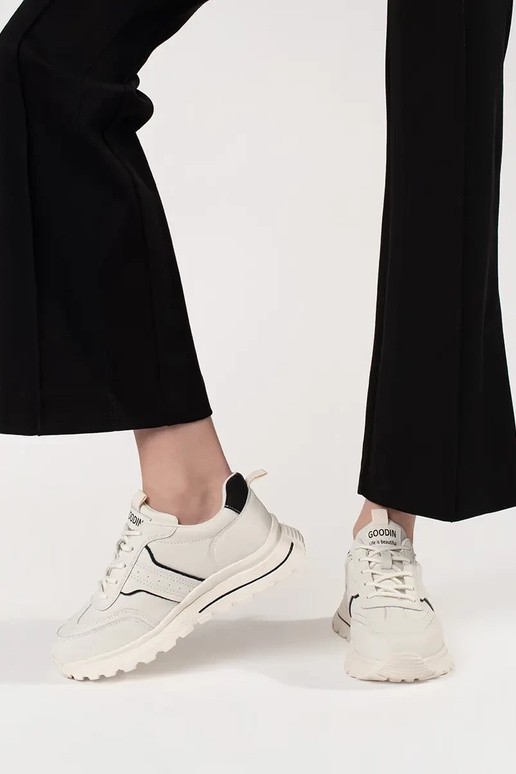 Baskets en cuir sportives sur semelle... Baskets en cuir sportives sur semelle...