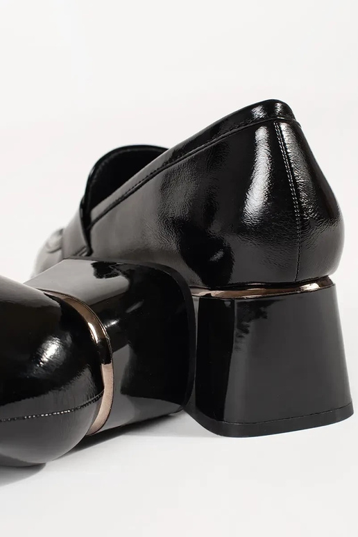 Bottines noires sur talons Bottines noires sur talons