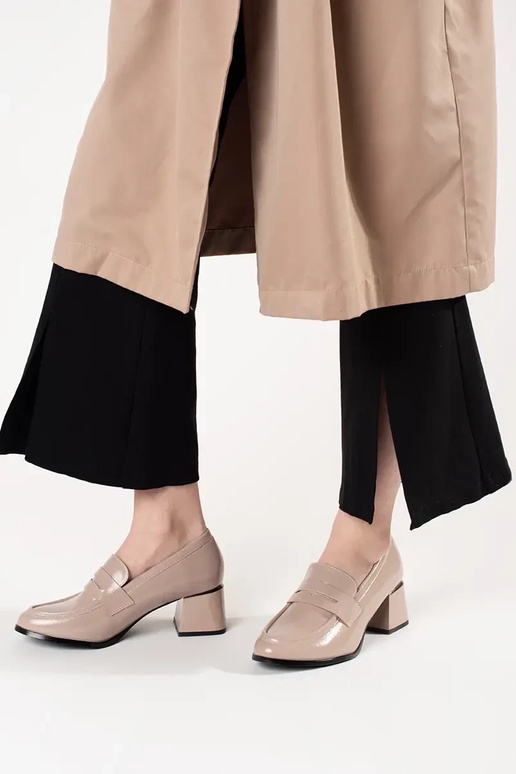 Bottines couleur sable sur talons Bottines couleur sable sur talons