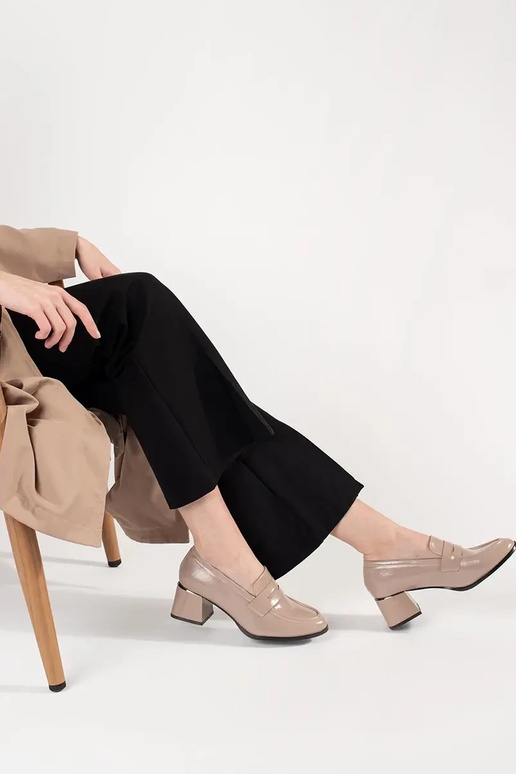Bottines couleur sable sur talons Bottines couleur sable sur talons