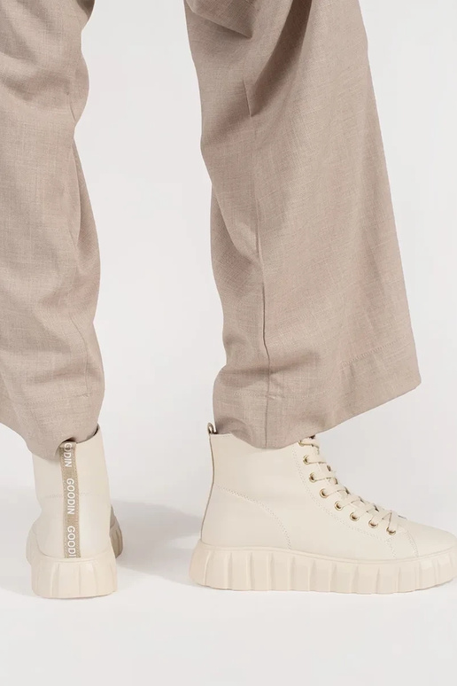 Bottes hautes pour femmes beige clair... Bottes hautes pour femmes beige clair...