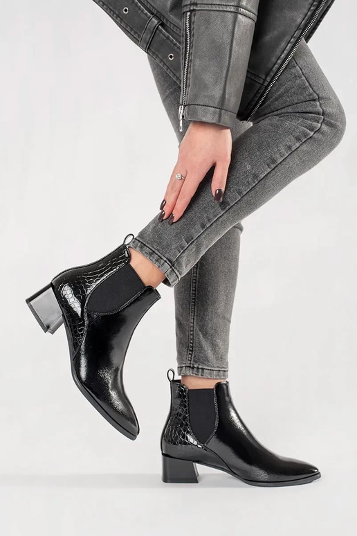 Bottes pour femmes noires avec bout... Bottes pour femmes noires avec bout...