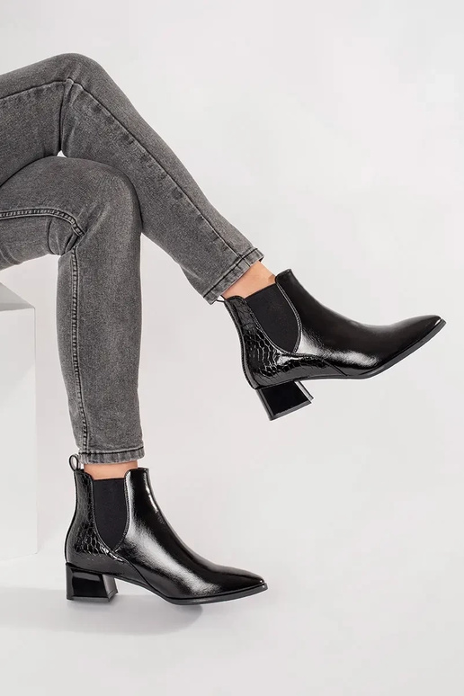 Bottes pour femmes noires avec bout... Bottes pour femmes noires avec bout...