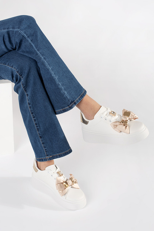 Baskets modèle sneakers couleur...