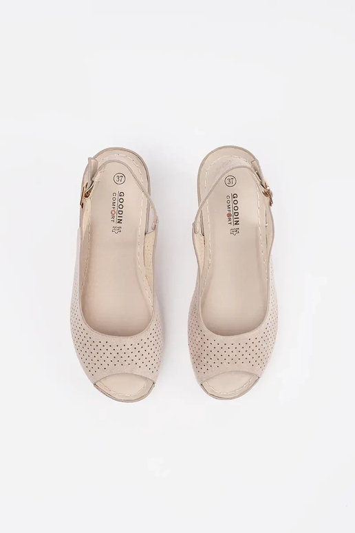 Sandales ajourées couleur sable à...