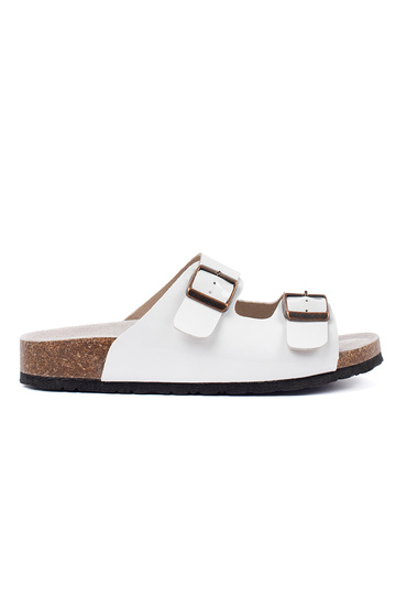 Chaussons blancs à semelle...