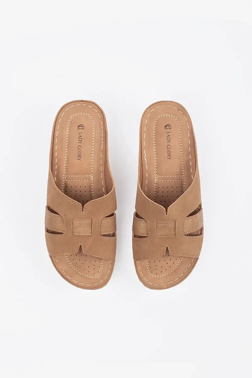 Chaussons confortables à petit talon... Chaussons confortables à petit talon...