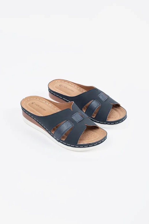 Chaussons confortables à petit talon... Chaussons confortables à petit talon...