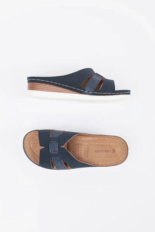 Chaussons confortables à petit talon... Chaussons confortables à petit talon...