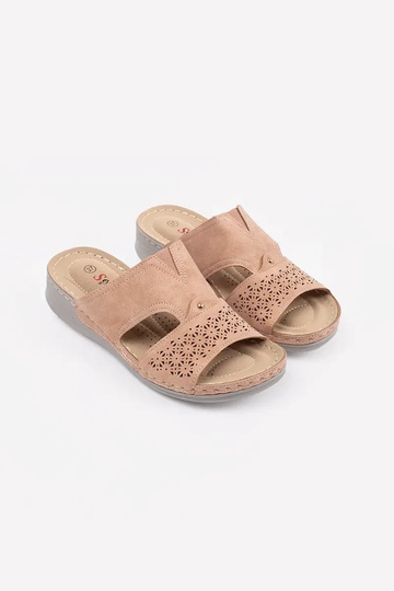 Chaussons à petit talon... 2