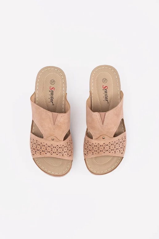 Chaussons à petit talon couleur rose...