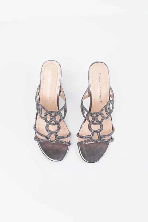 Chaussons couleur argent à talons... Chaussons couleur argent à talons...