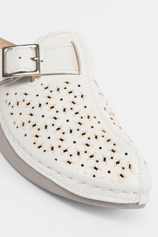 Chaussons avec orteils fermés et... Chaussons avec orteils fermés et...