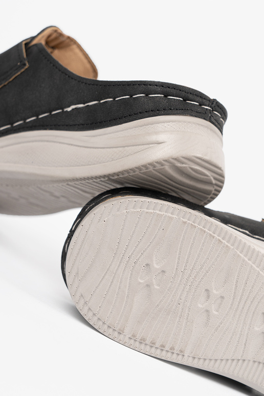 Chaussons avec orteils fermés et...