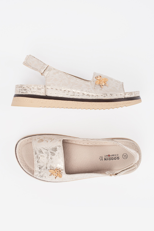 Sandales couleur ivoire avec... Sandales couleur ivoire avec...