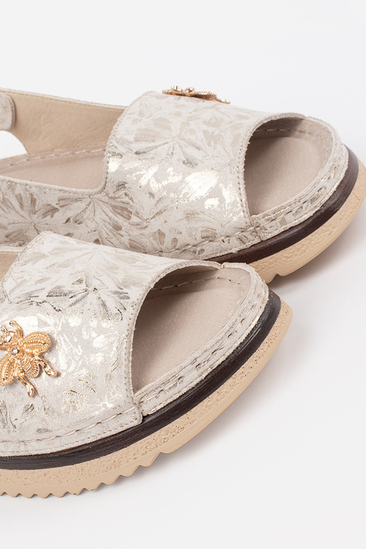 Sandales couleur ivoire avec... Sandales couleur ivoire avec...