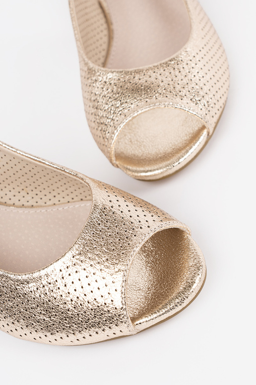 Sandales dorées ajourées pour femmes...