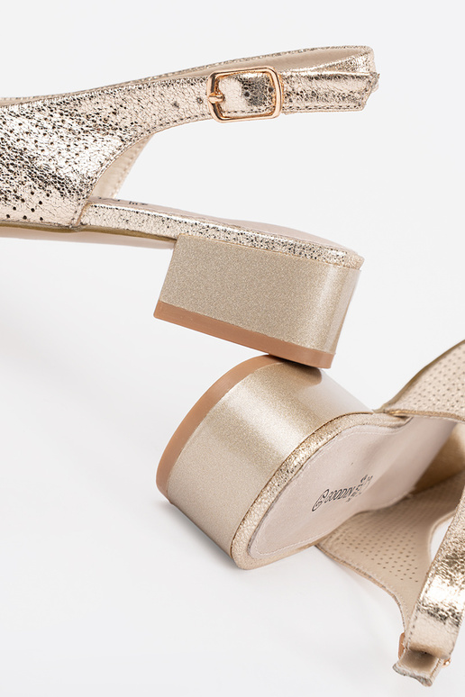 Sandales dorées ajourées pour femmes...