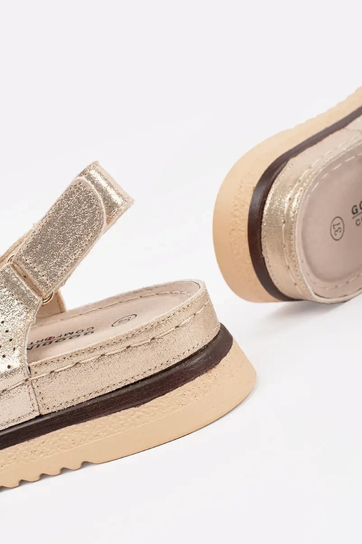 sandales douces avec éléments en... sandales douces avec éléments en...