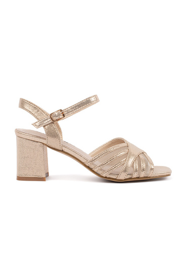 Sandales dorées brillantes...