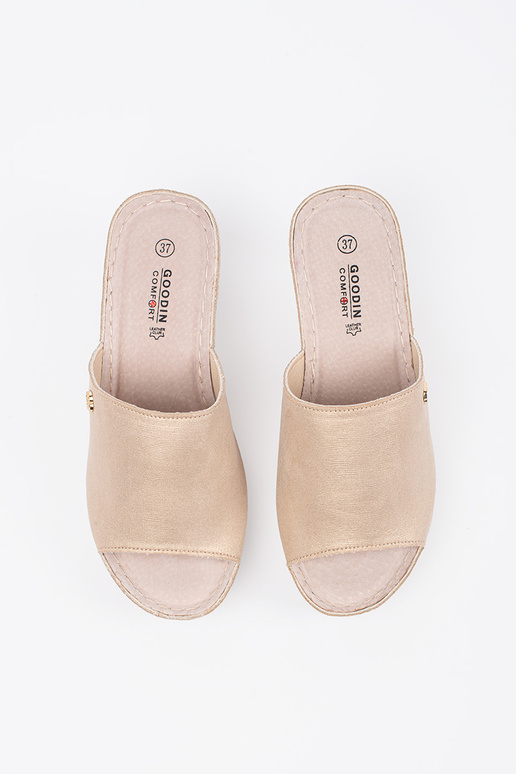 Chaussons dorés pour femmes à talon... Chaussons dorés pour femmes à talon...