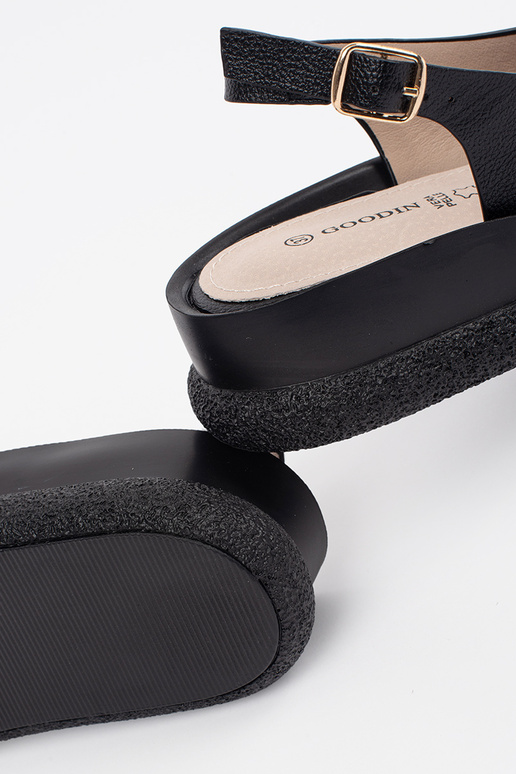 Sandales plates noires avec décoration