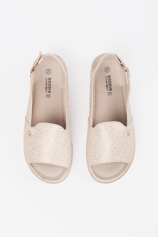 Sandales couleur sable avec semelle... Sandales couleur sable avec semelle...