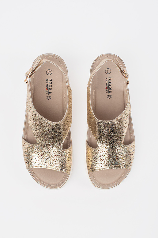 Sandales dorées sur plateforme claire Sandales dorées sur plateforme claire