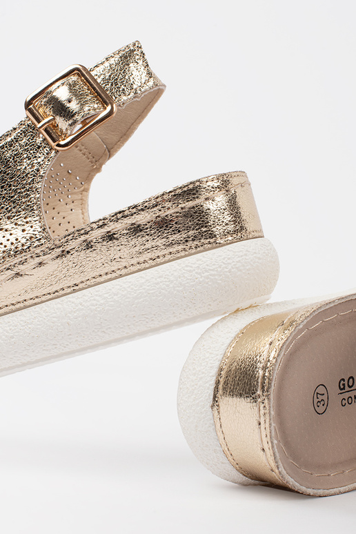 Sandales dorées sur plateforme claire Sandales dorées sur plateforme claire