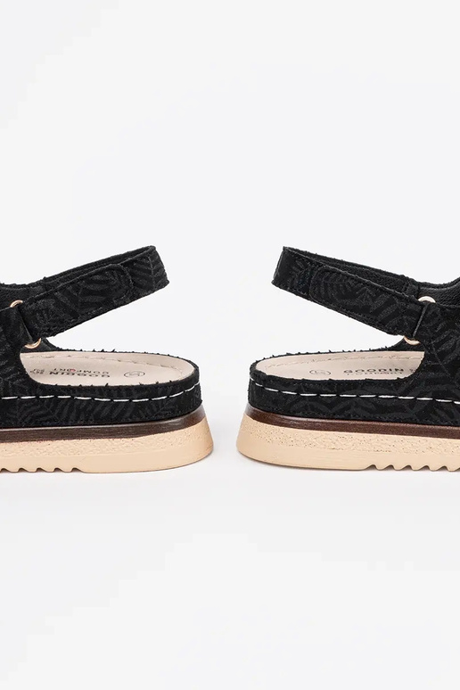 Sandales noires avec des éléments dorés Sandales noires avec des éléments dorés