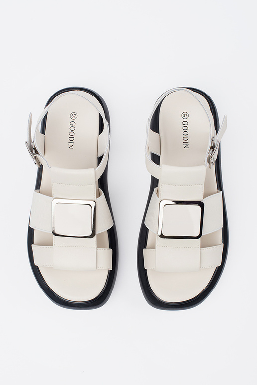 Sandales élégantes en cuir ivoire...