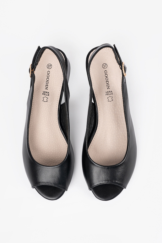 Sandales élégantes noires à petit talon Sandales élégantes noires à petit talon