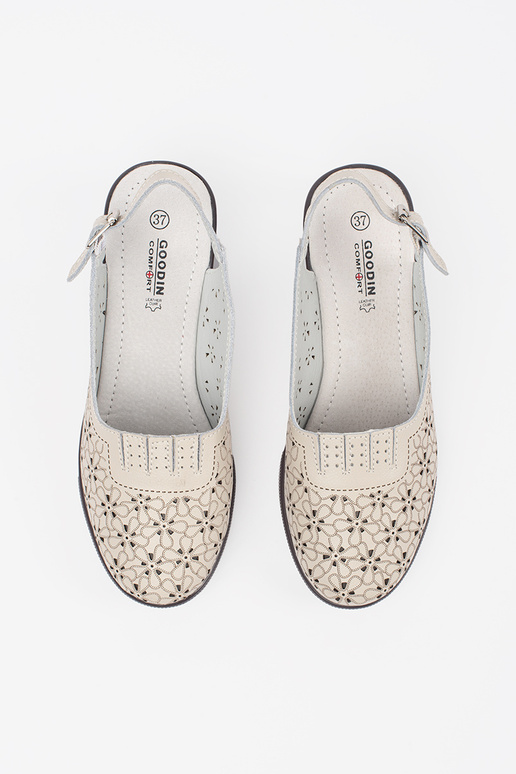 Sandales couleur sable à petit talon Sandales couleur sable à petit talon