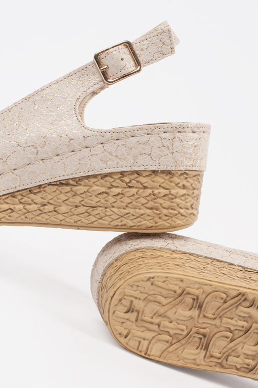 Sandales couleur sable à talon...