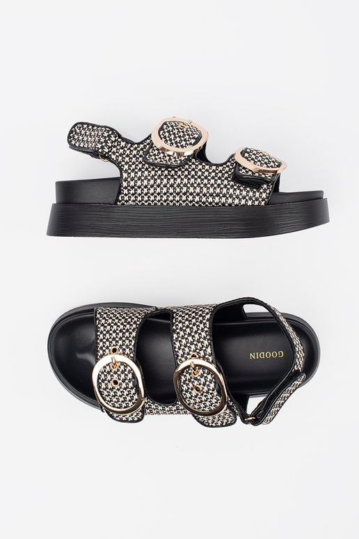 Sandales à plateforme en noirs à... Sandales à plateforme en noirs à...