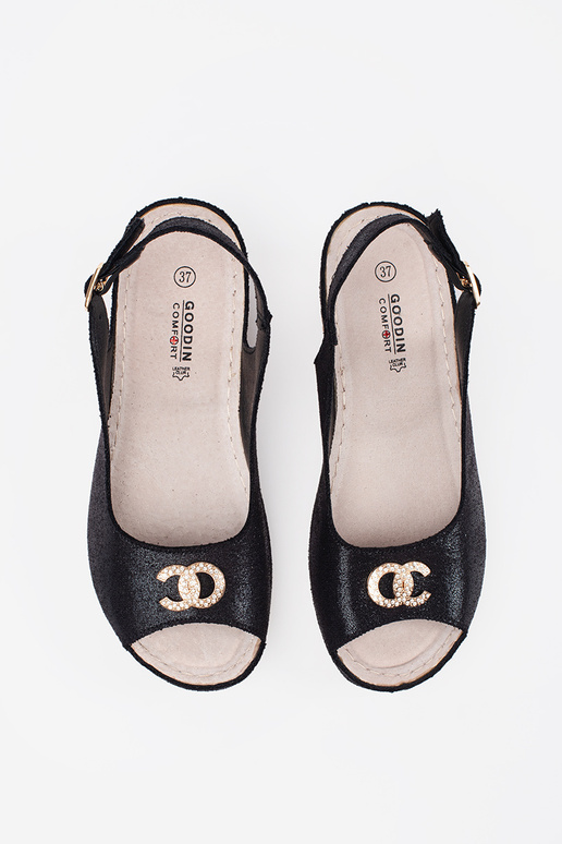 Sandales noires à talon compensé avec... Sandales noires à talon compensé avec...