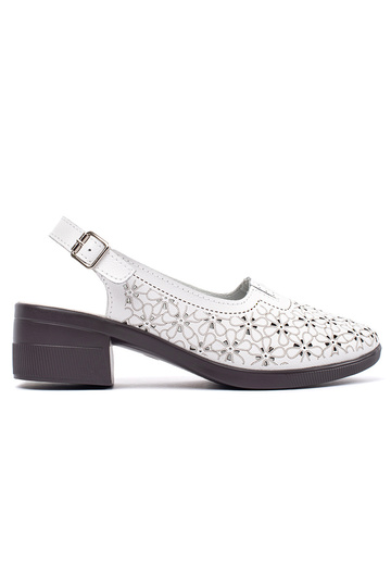 Sandales blanches à petit...