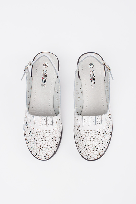 Sandales blanches à petit talon Sandales blanches à petit talon