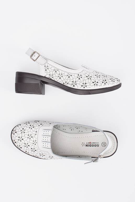 Sandales blanches à petit talon Sandales blanches à petit talon