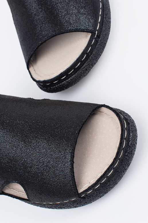 Sandales plates couleur noire avec...