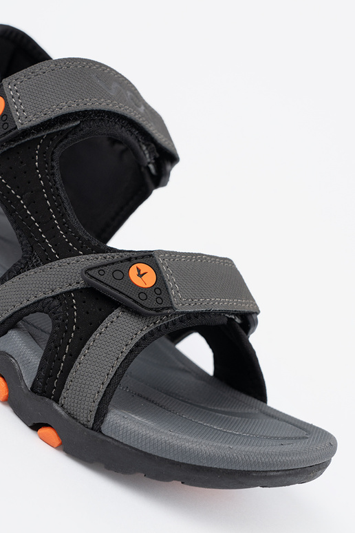 Baskets de sport grises