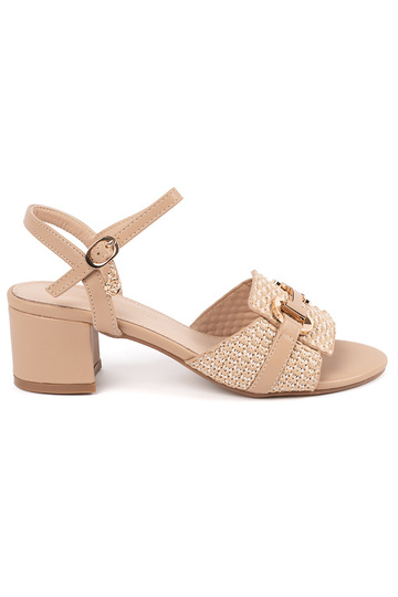 Sandales couleur sable à...