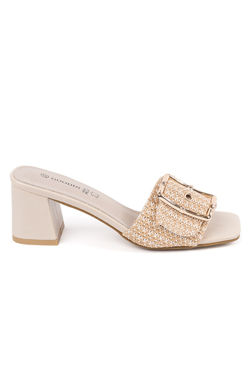 Chaussons couleur sable...