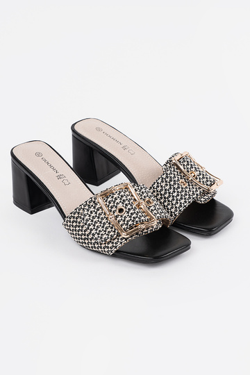 Chaussons noirs et blancs... 2