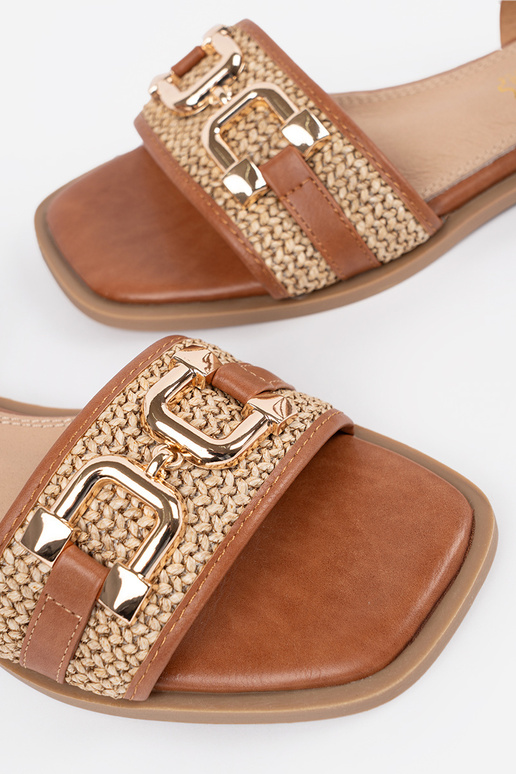 Sandales marron pour femmes avec... Sandales marron pour femmes avec...