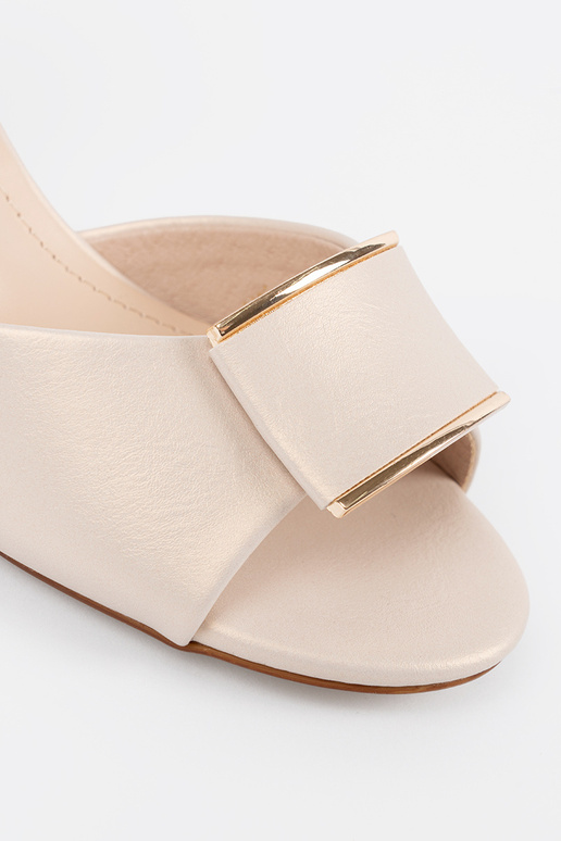 Sandales pour femmes à semelle plate... Sandales pour femmes à semelle plate...